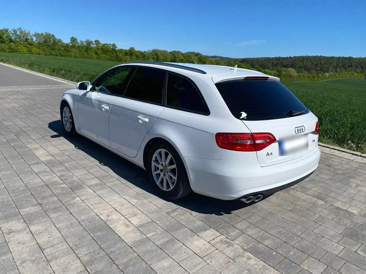 Gebraucht Audi A4 Ambiente 150 PS (110 kW) 2015 Weiß Kombi