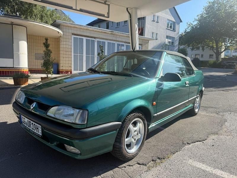 Grün Gebraucht 1993 Renault 19 Cabrio | 4.250 € - Bild 1/4