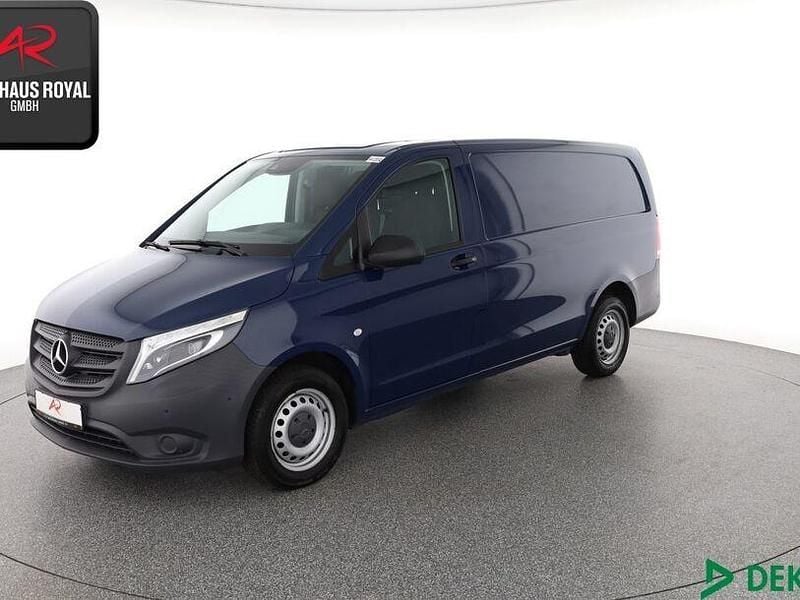 Blau Gebraucht 2021 Mercedes Vito Van / Kleinbus | 26.880 € (Superpreis) - Bild 1/4