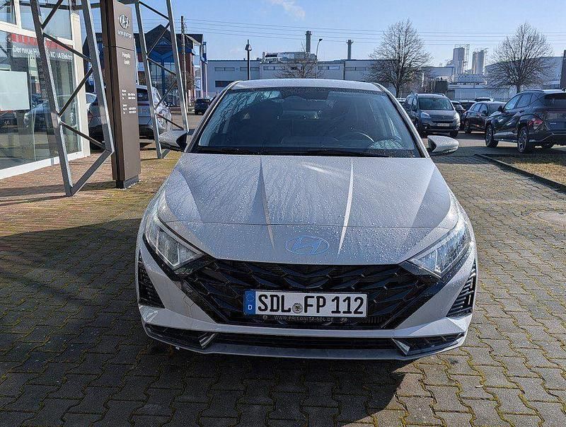 Gebraucht Hyundai i20 101 PS (74 kW) 2025 Grau Kleinwagen