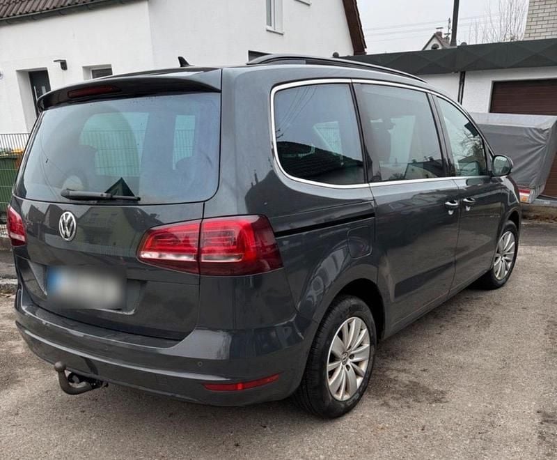 Gebraucht VW Sharan 150 PS (110 kW) 2018 Grau Van / Kleinbus