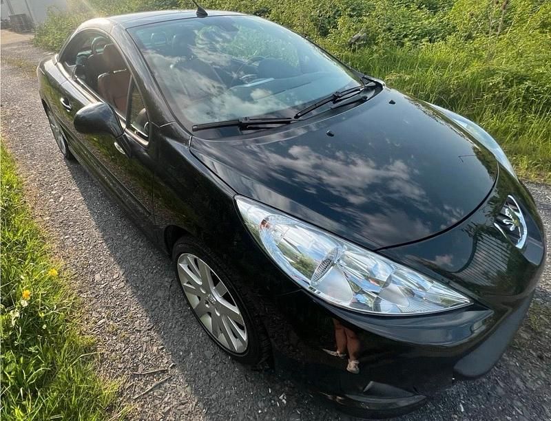Schwarz Gebraucht 2007 Peugeot 207 CC Cabrio | 2.499 € (Guter Preis) - Bild 1/4