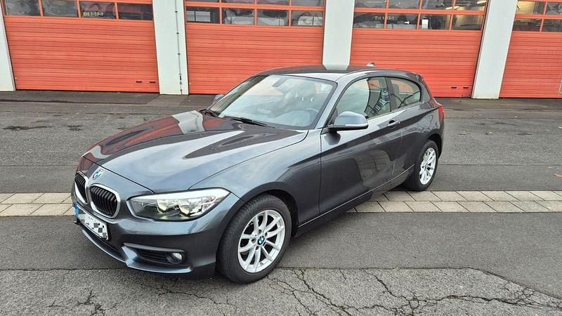 Gebraucht BMW 118 Advantage 136 PS (100 kW) 2019 Grau Kleinwagen