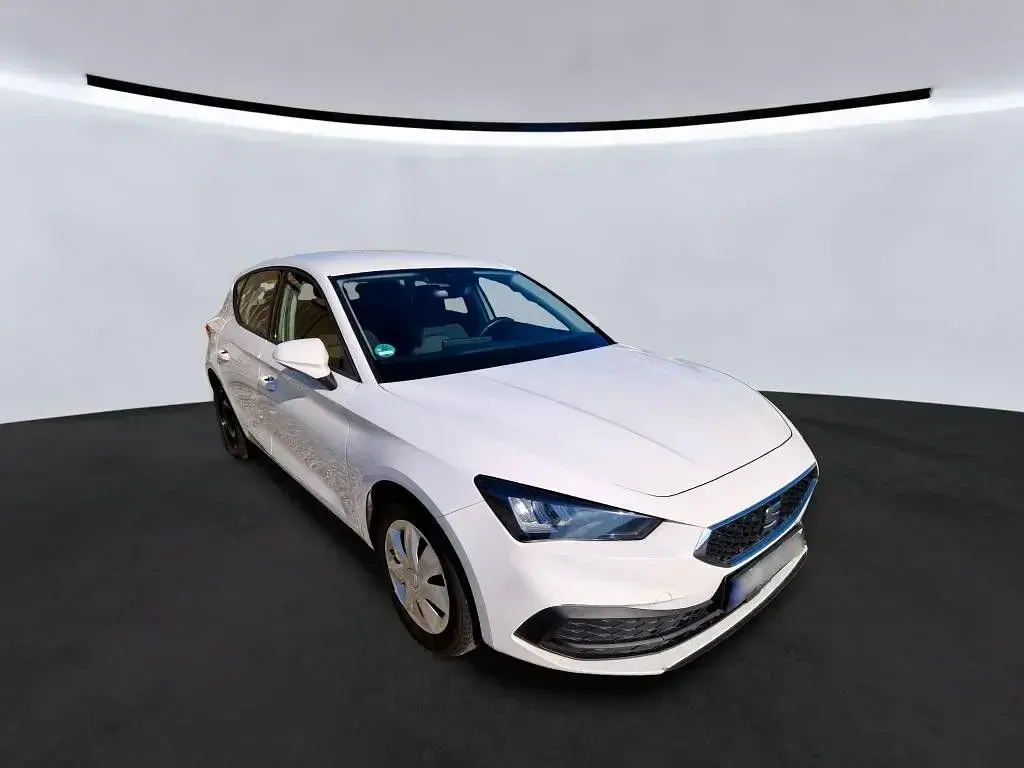 Gebraucht Seat Leon Reference 116 PS (85 kW) 2022 White candy Limousine