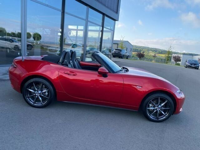 Gebraucht Mazda MX5 Sports-Line 160 PS (117 kW) 2016 Rubinrot metallic (metallic) Cabrio