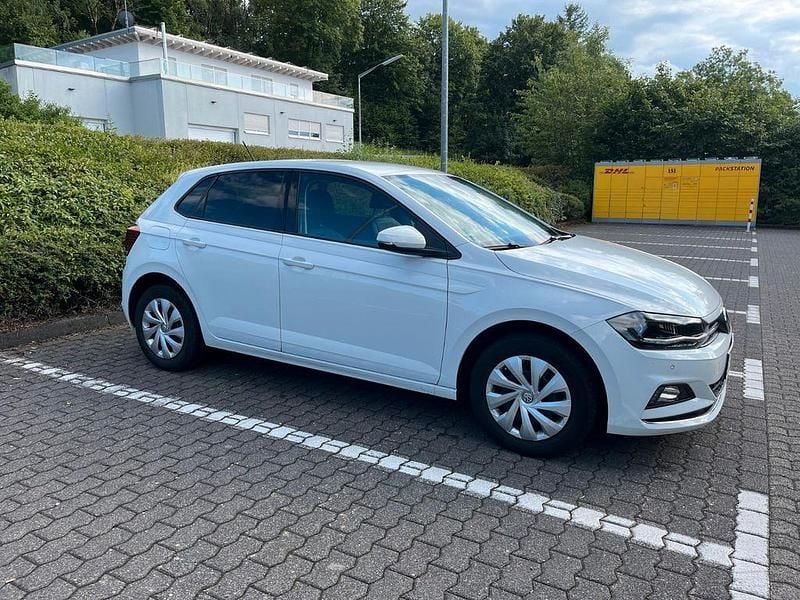 Weiß Gebraucht 2017 VW Polo Highline Limousine | 11.700 € (Fairer Preis) - Bild 1/4