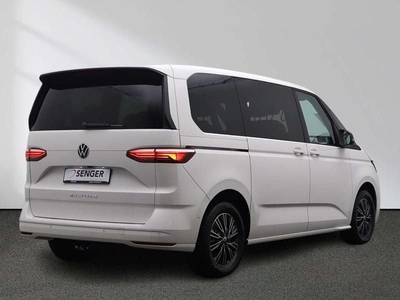 Gebraucht VW Multivan Life 150 PS (110 kW) 2025 Weiß Van