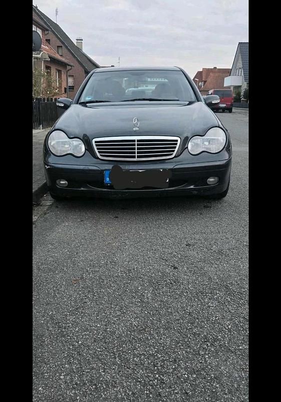 Gebraucht 2001 Mercedes C200 Limousine | 1.000 € (Fairer Preis) - Bild 1/4