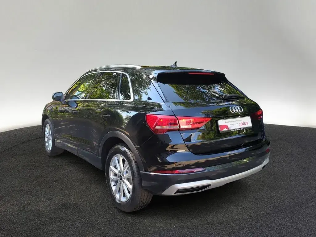 Gebraucht Audi Q3 Comfort 150 PS (110 kW) 2025 Mythosschwarz metallic SUV