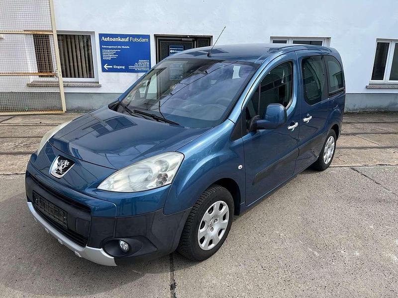 Blau Gebraucht 2013 Peugeot Partner Tendance Van / Kleinbus | 5.990 € - Bild 1/4