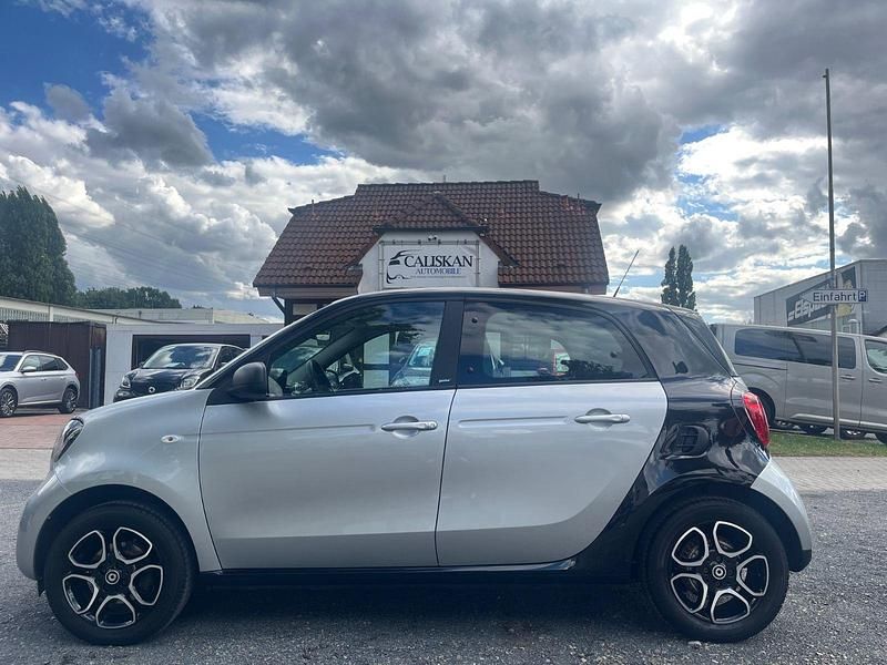 Silber Gebraucht 2019 Smart ForFour Passion Kleinwagen | 12.490 € (Fairer Preis) - Bild 1/4