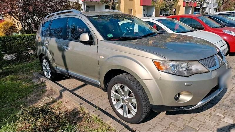 Gebraucht Mitsubishi Outlander 147 PS (108 kW) 2008 Gold SUV