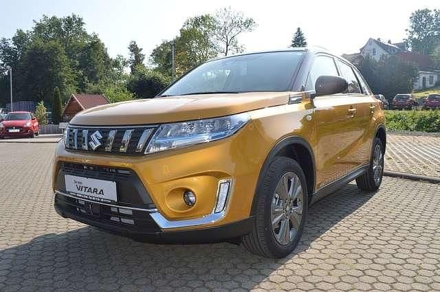 Gebraucht Suzuki Vitara Comfort 129 PS (94 kW) 2022 Solar yellow / black SUV