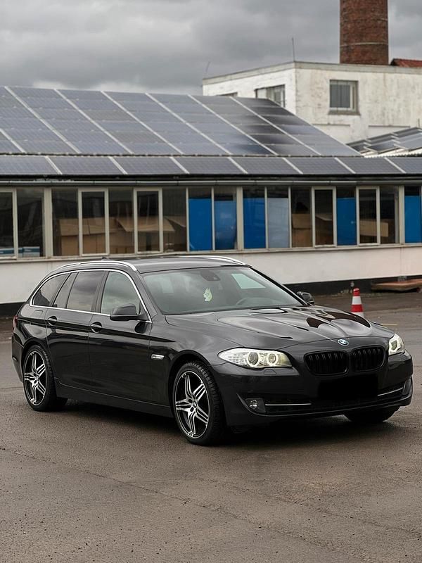 Gebraucht BMW 530 258 PS (189 kW) 2013 Schwarz Kombi