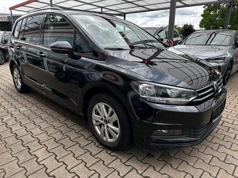 Schwarz Gebraucht 2021 VW Touran Comfortline Van / Kleinbus | 13.999 € (Superpreis) - Bild 1/4