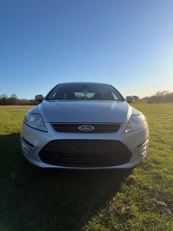 Gebraucht Ford Mondeo Trend 140 PS (102 kW) 2012 Silber Kombi