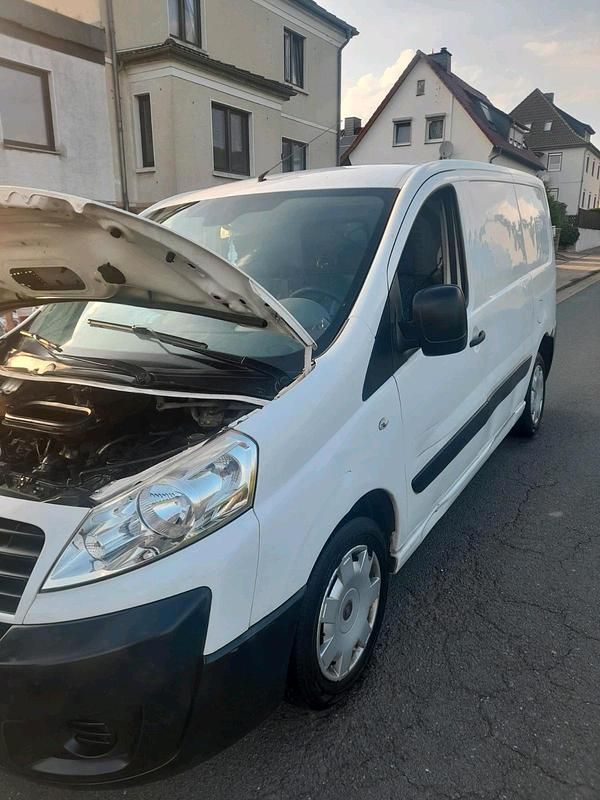 Weiß Gebraucht 2008 Fiat Scudo Van / Kleinbus | 4.300 € (Fairer Preis) - Bild 1/4
