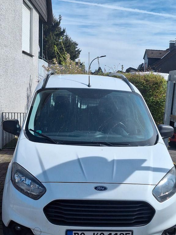 Gebraucht Ford Courier 75 PS (55 kW) 2018 Weiß Van / Kleinbus