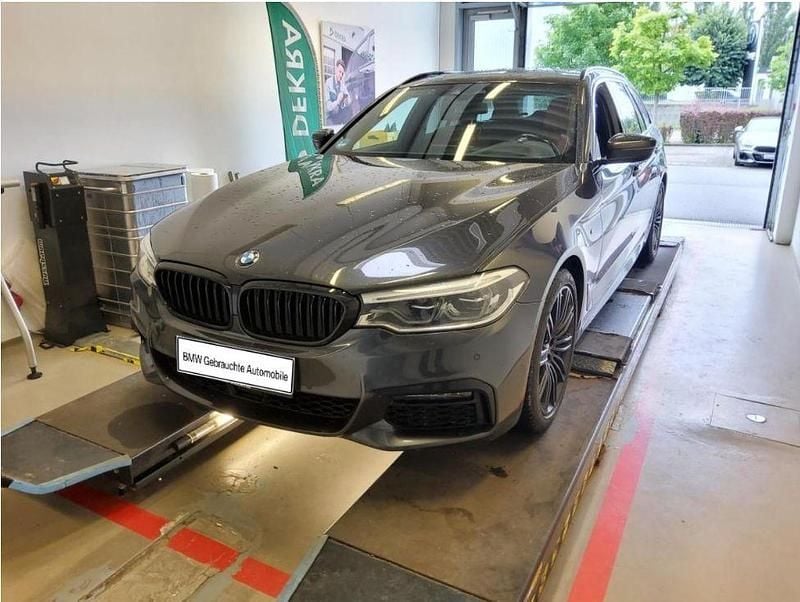 Grau Gebraucht 2018 BMW 530 M Sport Limousine | 22.750 € (Superpreis) - Bild 1/4