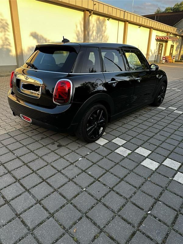 Schwarz Gebraucht 2017 Mini Cooper Kleinwagen | 15.650 € (Fairer Preis) - Bild 1/4