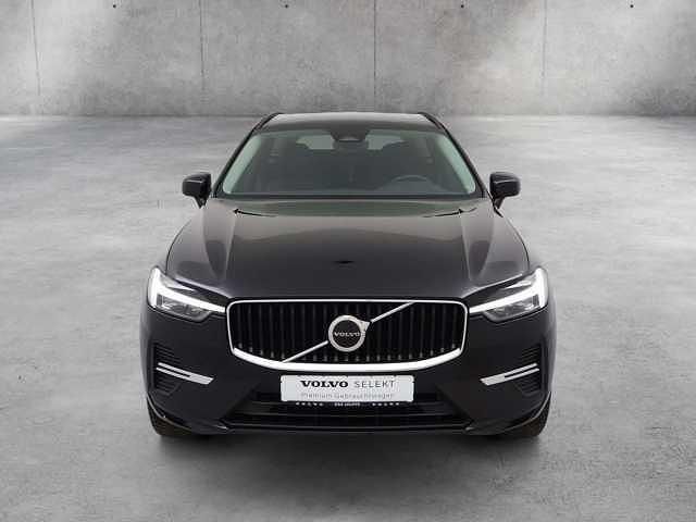 Gebraucht Volvo XC60 Core 197 PS (144 kW) 2023 Onyx schwarz SUV