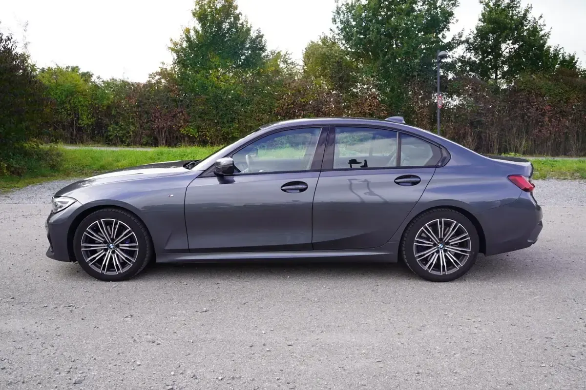 Gebraucht BMW 330 Shadowline 258 PS (189 kW) 2020 Grau Limousine
