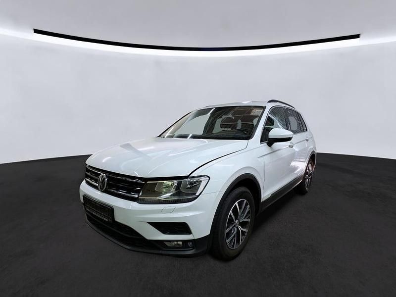 Pure white (metallic) Gebraucht 2020 VW Tiguan Comfortline SUV | 18.490 € (Guter Preis) - Bild 1/4