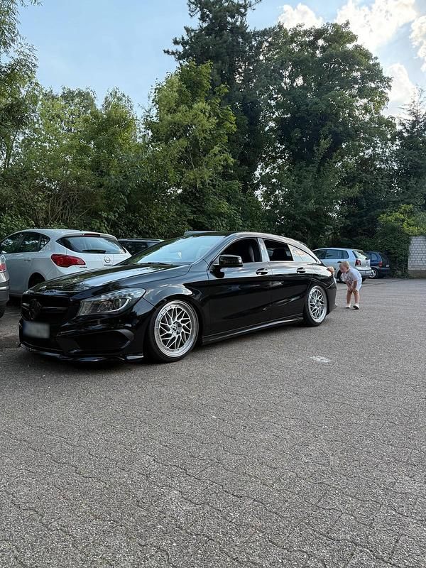Gebraucht Mercedes CLA250 Shooting Brake 211 PS (155 kW) 2015 Schwarz Kombi