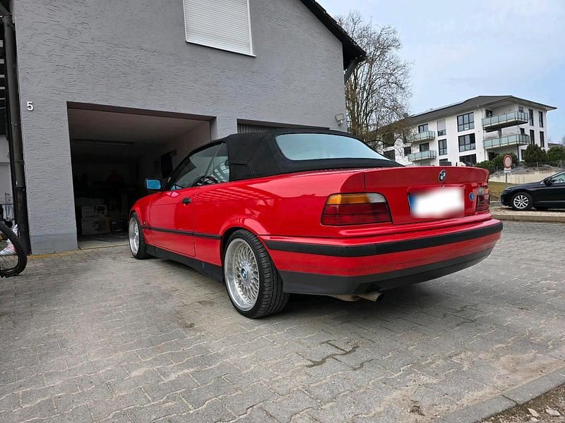 Gebraucht BMW 318 Cabriolet 116 PS (85 kW) 1995 Rot Cabrio