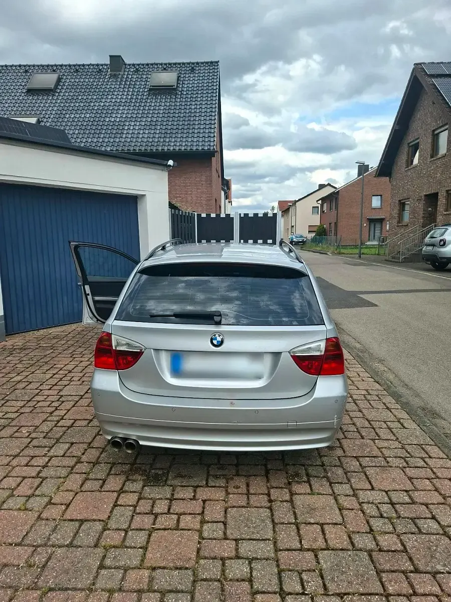 Gebraucht BMW 318 143 PS (105 kW) 2008 Silber Kombi