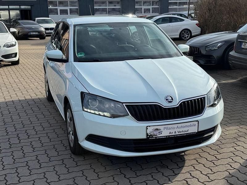 Gebraucht Skoda Fabia Ambition 60 PS (44 kW) 2015 Weiß Limousine