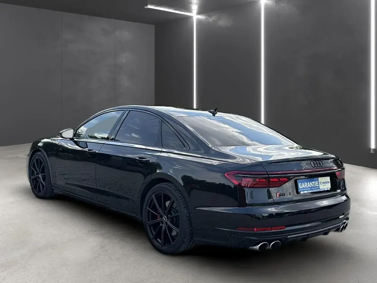 Gebraucht Audi S8 Ambiente 571 PS (419 kW) 2022 Schwarz metallic Limousine