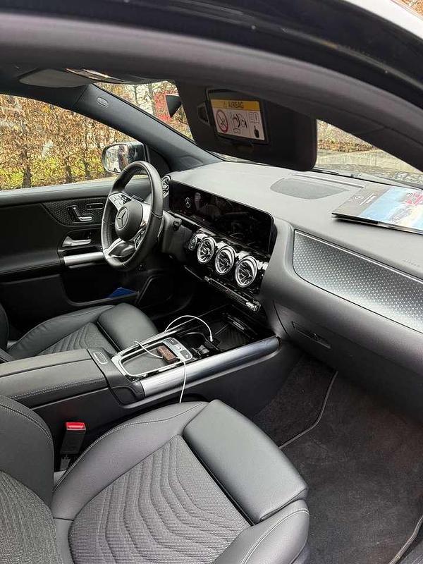 Gebraucht Mercedes GLA180 Progressive 116 PS (85 kW) 2024 Schwarz SUV