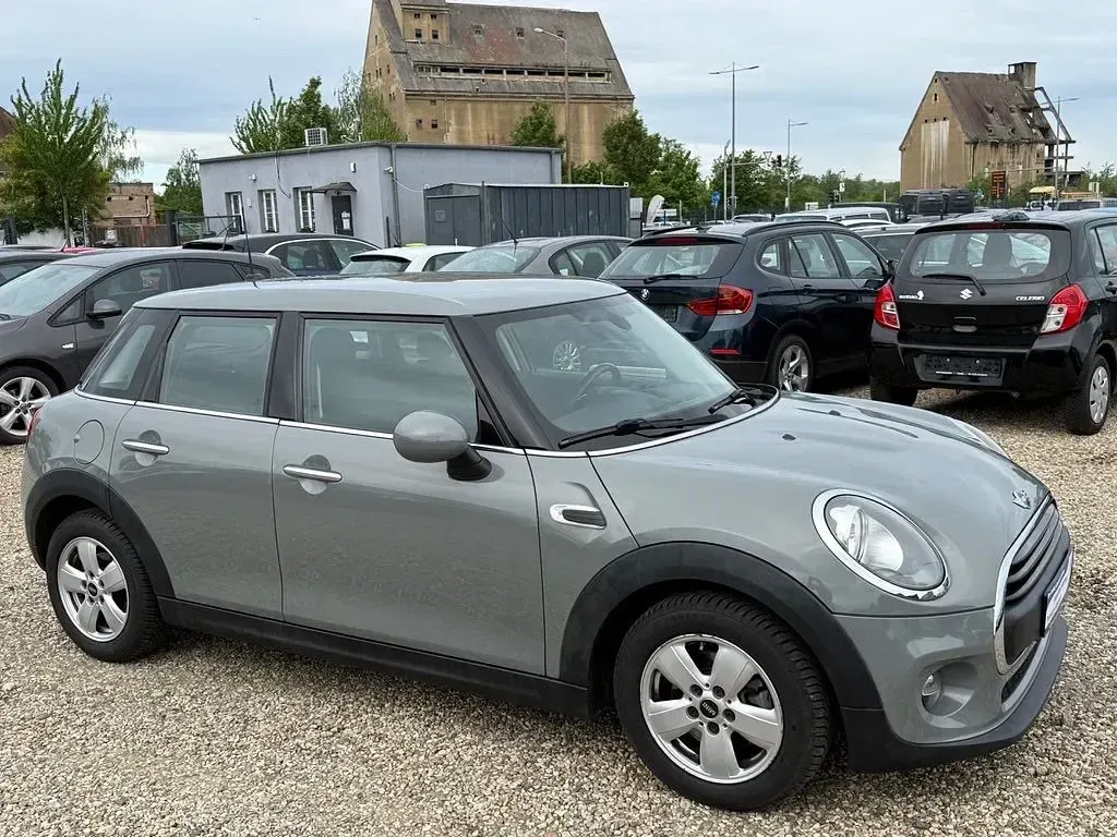 Gebraucht Mini ONE 102 PS (75 kW) 2017 Moonwalk grey (metallic) Kleinwagen