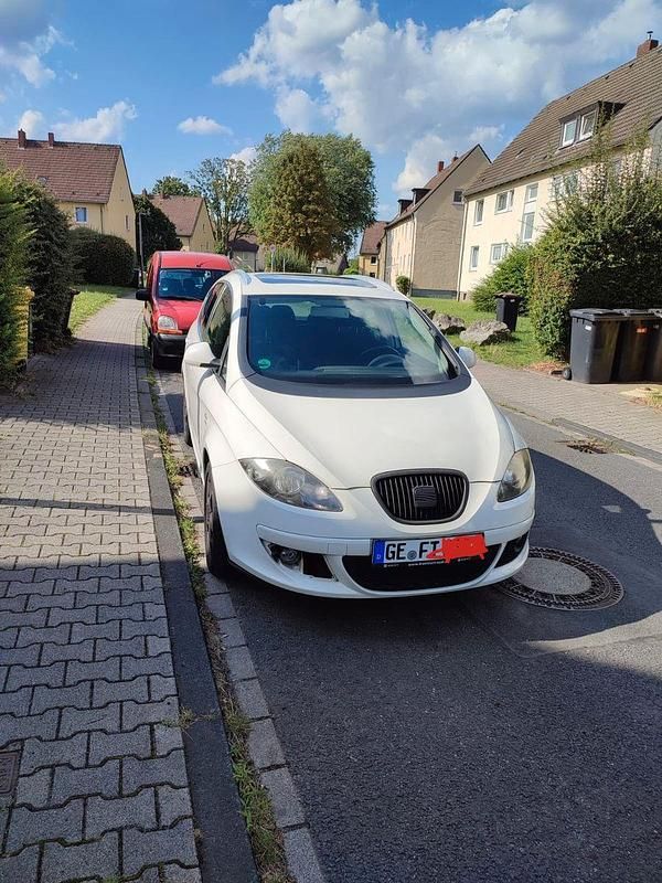 Weiß Gebraucht 2008 Seat Altea Comfort Kombi | 2.250 € (Guter Preis) - Bild 1/4