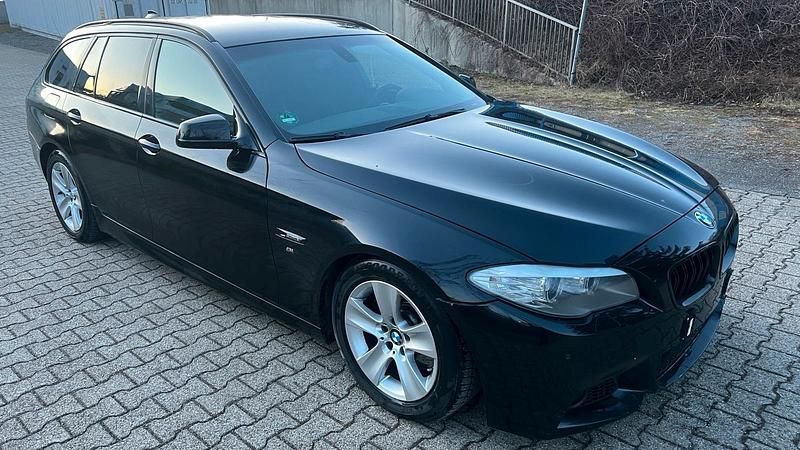 Schwarz Gebraucht 2011 BMW 520 M Sport Kombi | 6.999 € (Superpreis) - Bild 1/4