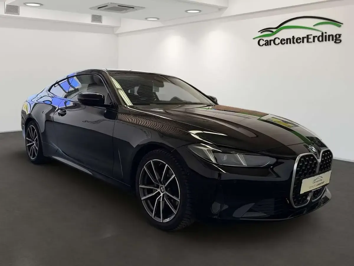Gebraucht BMW 420 184 PS (135 kW) 2024 Schwarz ii/bonnet fluid black Coupé