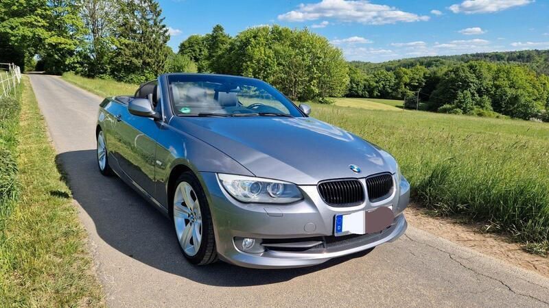 Grau Gebraucht 2011 BMW 320 Cabriolet M Sport Cabrio | 10.500 € (Superpreis) - Bild 1/4