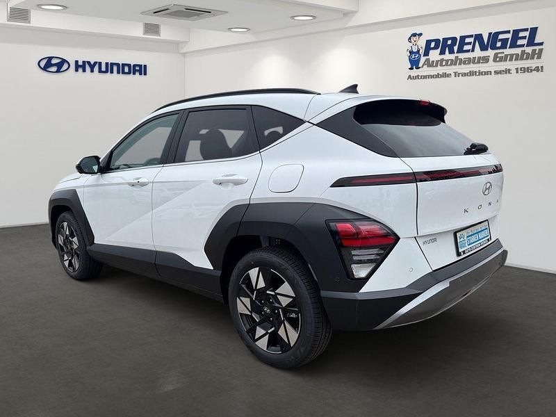 Neu Hyundai Kona Prime 139 PS (102 kW) 2025 Atlas weiss SUV