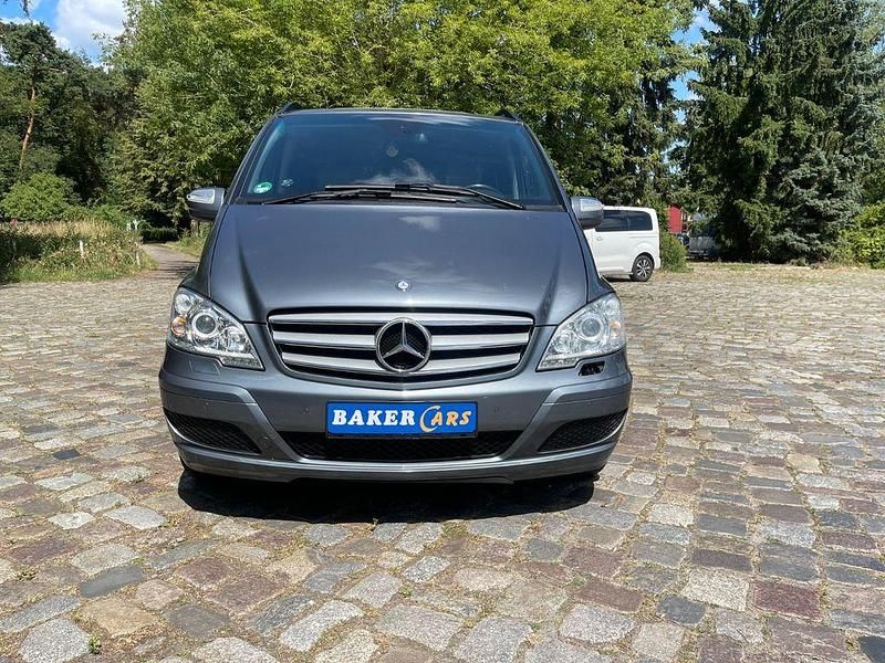 Grau Gebraucht 2013 Mercedes Viano Edition Van / Kleinbus | 16.990 € (Superpreis) - Bild 1/4