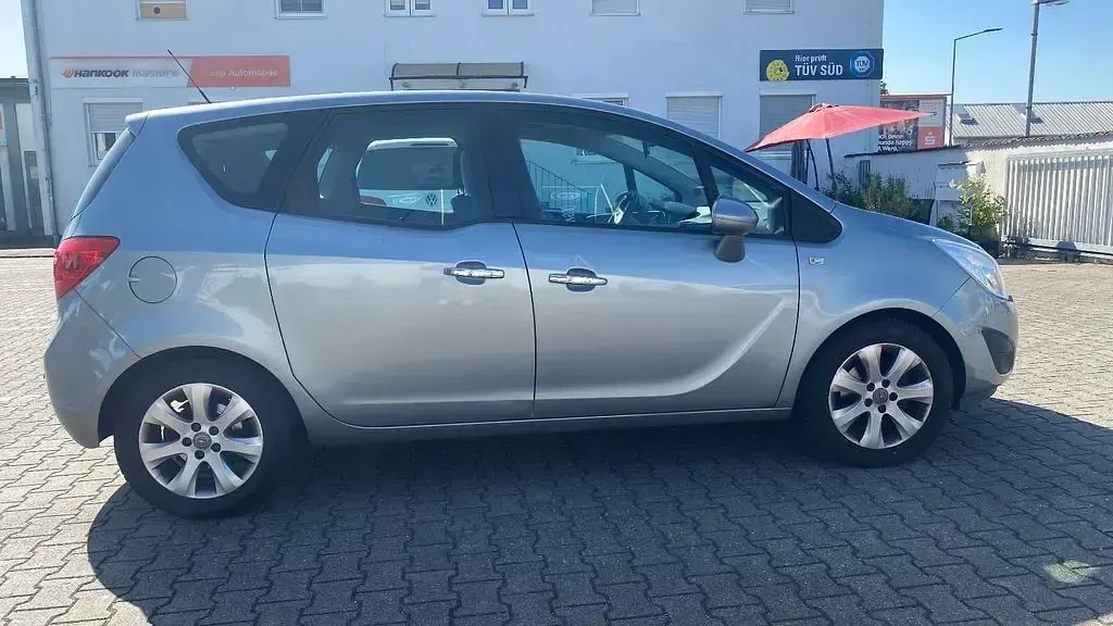 Gebraucht Opel Meriva Active 101 PS (74 kW) 2013 Silber Van / Kleinbus