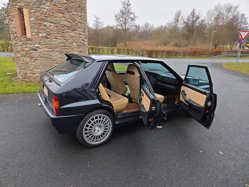 Blau Gebraucht 1994 Lancia Delta Kleinwagen | 104.720 € - Bild 1/4