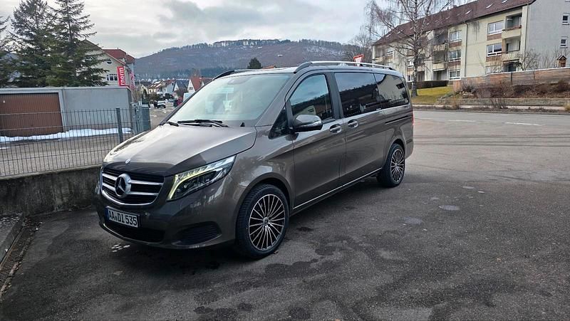 Gebraucht Mercedes V220 163 PS (119 kW) 2015 Grau Van / Kleinbus