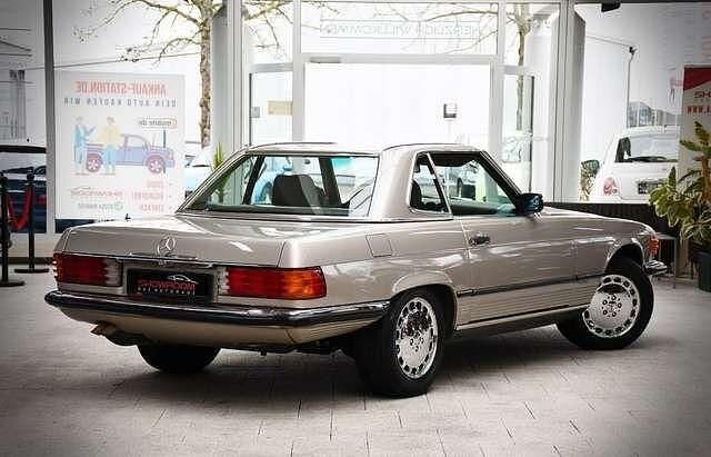 Gebraucht Mercedes 560 227 PS (166 kW) 1985 Beige (702 smoke silver metallic) Cabrio