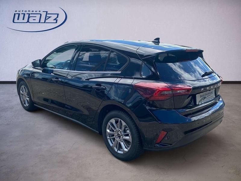 Gebraucht Ford Focus Titanium 125 PS (91 kW) 2025 Obsidianschwarz Limousine
