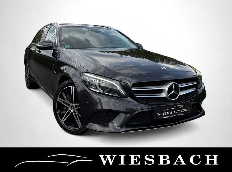 Używany Mercedes C300e 306 KM (225 kW) 2019 Czarny Sedan/Limuzyna