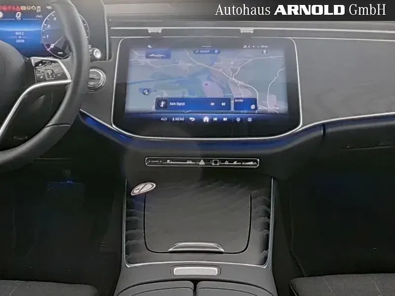 Second-hand Mercedes E200 Avantgarde 204 CP (150 kW) 2025 Negru Berlinǎ
