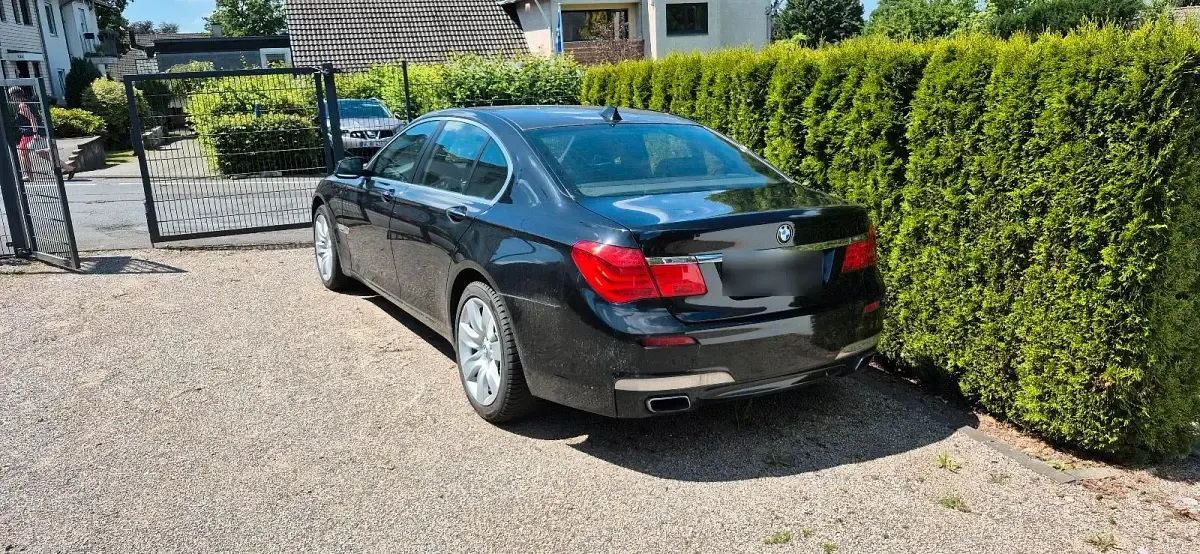 Gebraucht BMW 740 M Sport 306 PS (225 kW) 2011 Schwarz Limousine