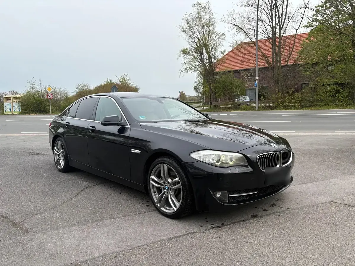 Gebraucht BMW 530 258 PS (189 kW) 2012 Schwarz Limousine