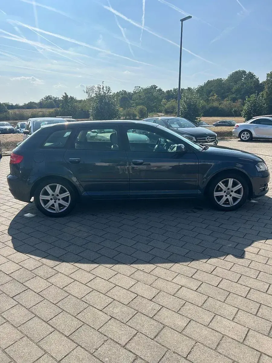 Gebraucht Audi A3 Sportback Performance 105 PS (77 kW) 2011 Grau Kleinwagen
